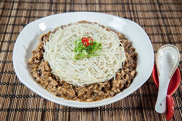 銀芽佐香菇肉燥