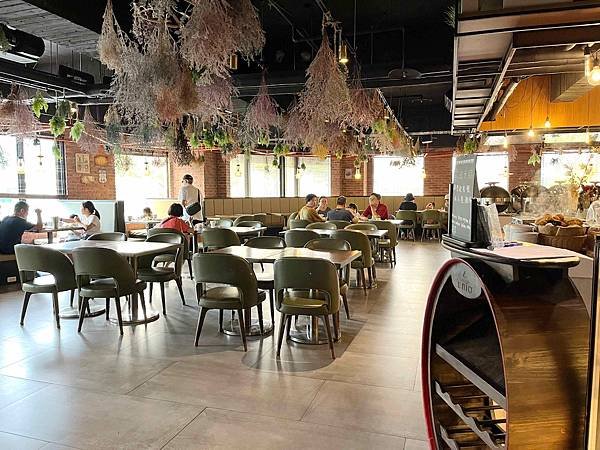 【高雄親子飯店推薦】愛河景觀｜親子住宿｜100坪親子設施｜高