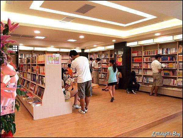 政大書城花蓮店- (3).JPG