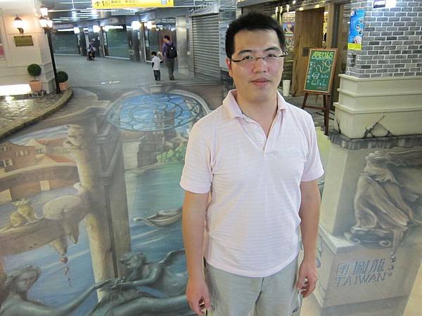 20110402_39_高雄捷運美麗島站.JPG