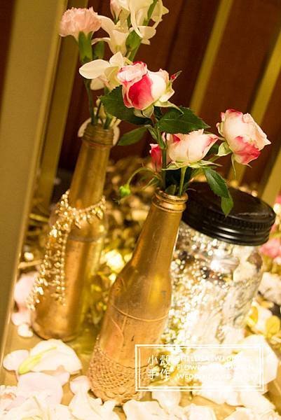 gold theme wedding