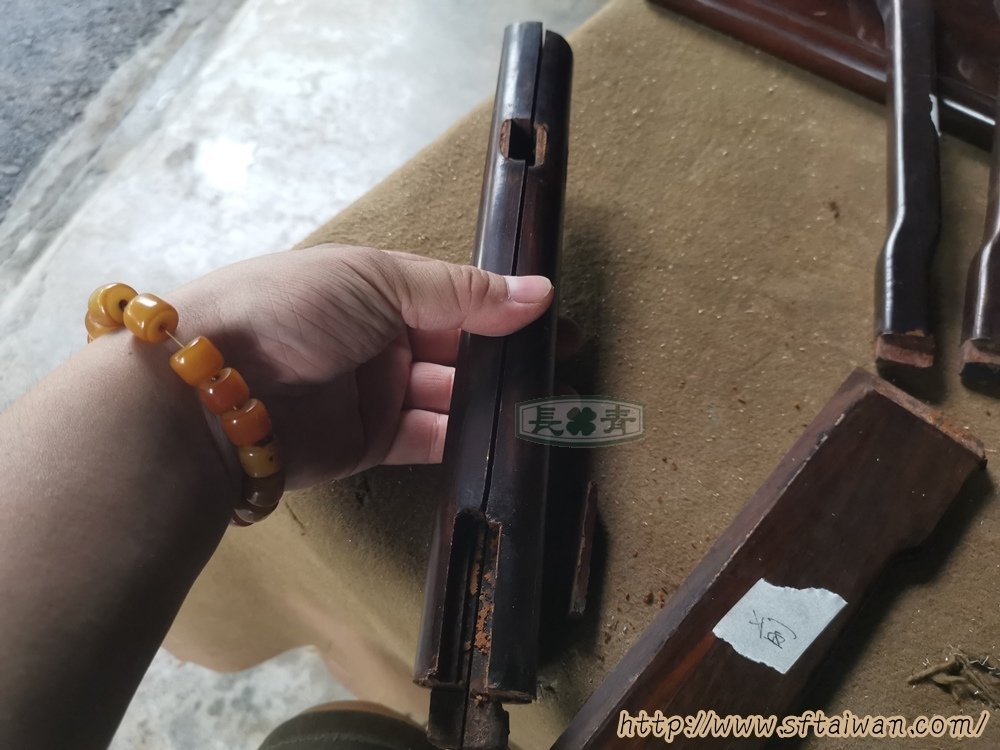 紅木小椅子斷裂脫膠維修
