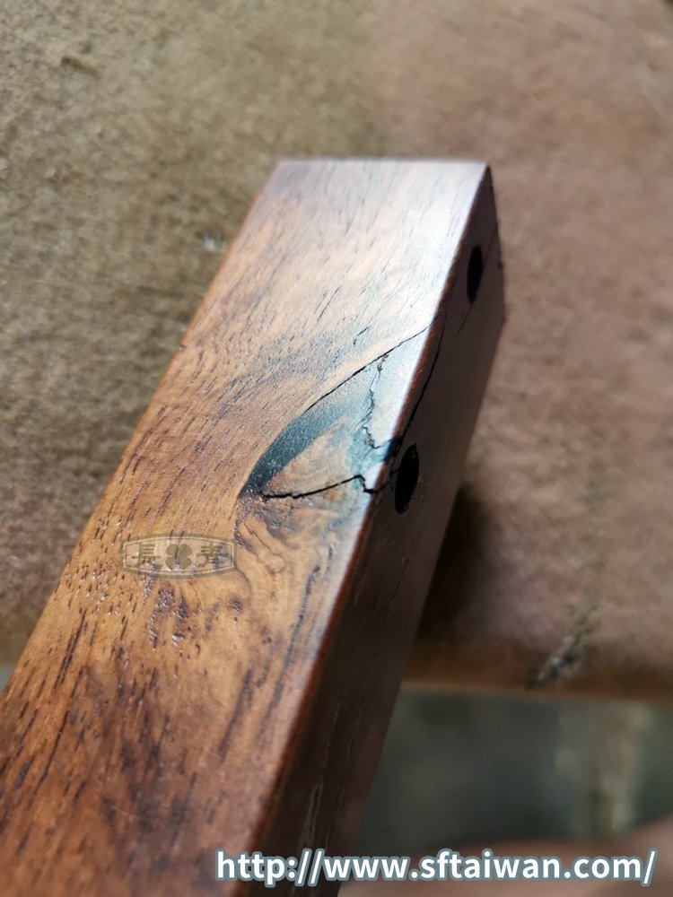 丹麥Rosewood磁磚小桌脫膠痕修復紀錄