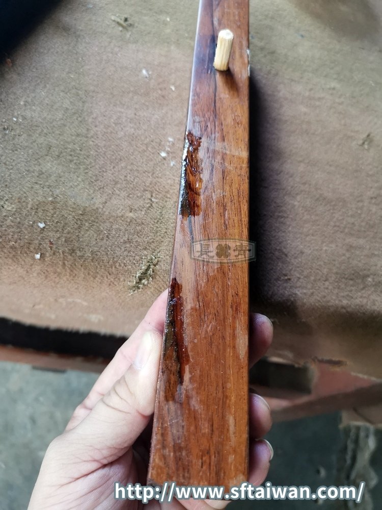 丹麥Rosewood磁磚小桌脫膠痕修復紀錄