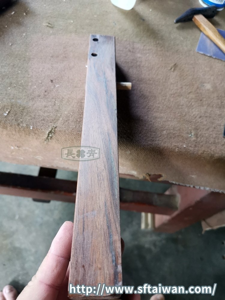 丹麥Rosewood磁磚小桌脫膠痕修復紀錄