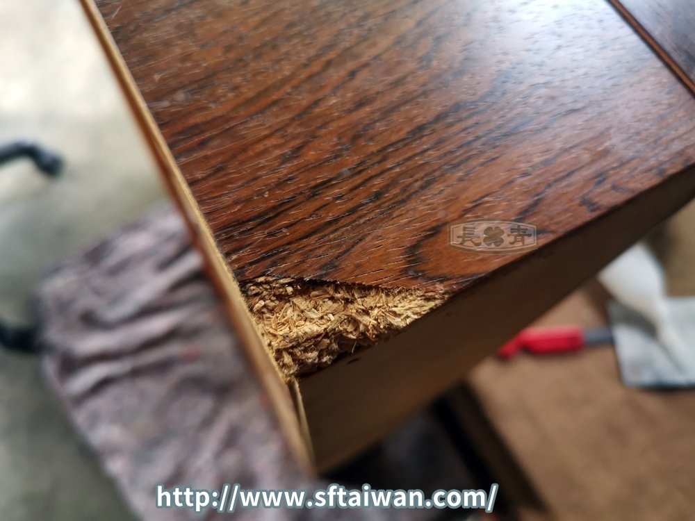 丹麥Rosewood磁磚小桌脫膠痕修復紀錄