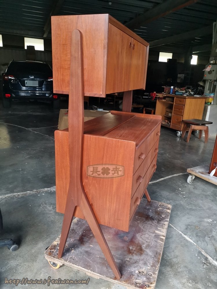 丹麥秘書梳妝台小酒吧綜合櫃整修-丹麥傢俱維修