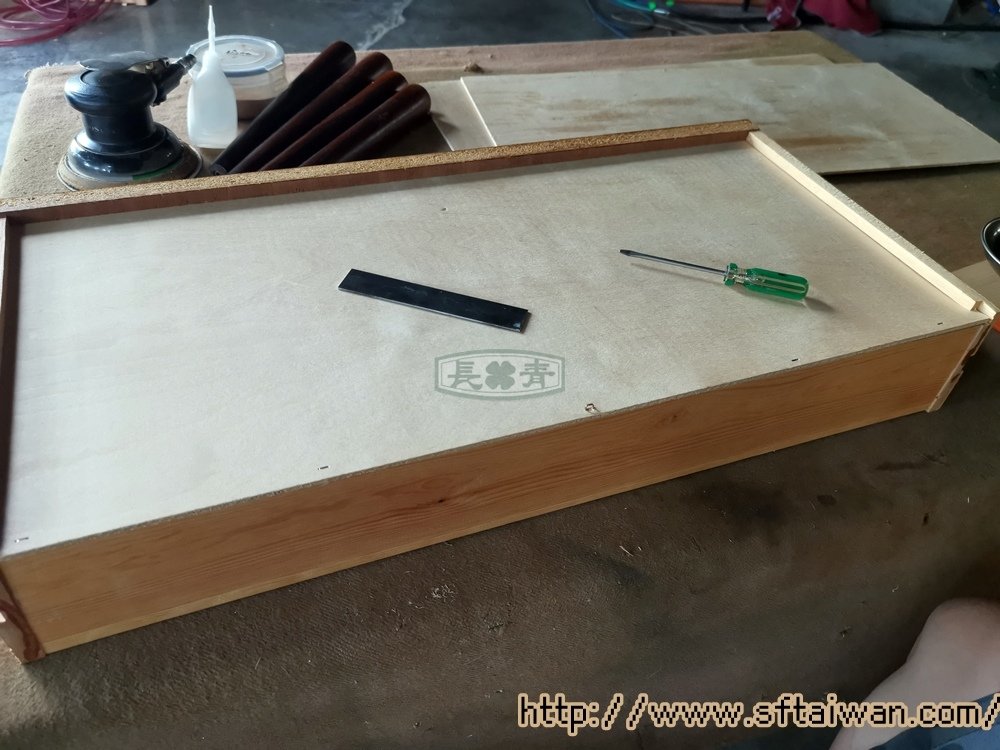丹麥三抽小邊櫃翻新