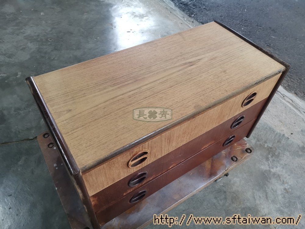 丹麥三抽小邊櫃翻新