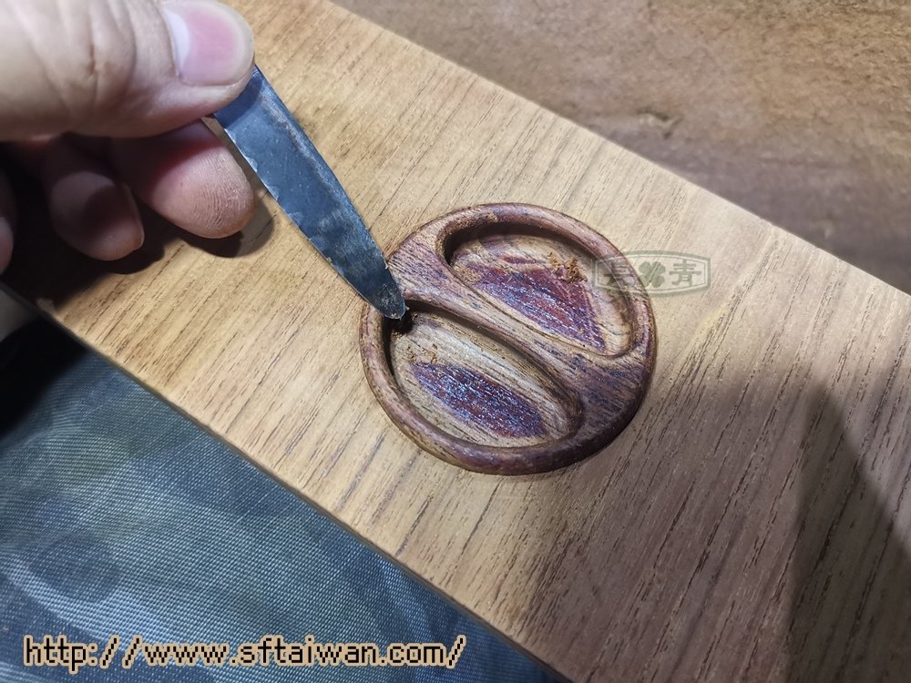 丹麥三抽小邊櫃翻新