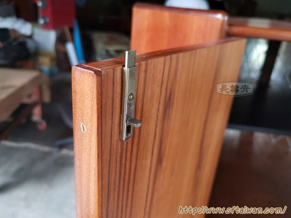 丹麥角落櫃背板上漆染色