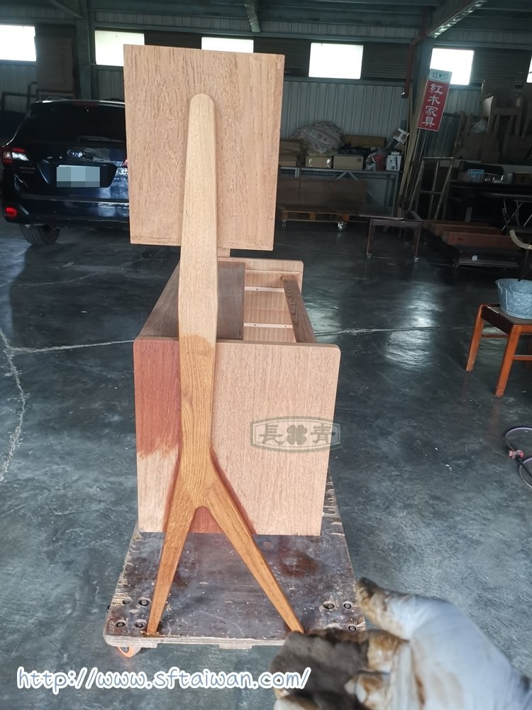 丹麥多功能綜合櫃整修-家具維修