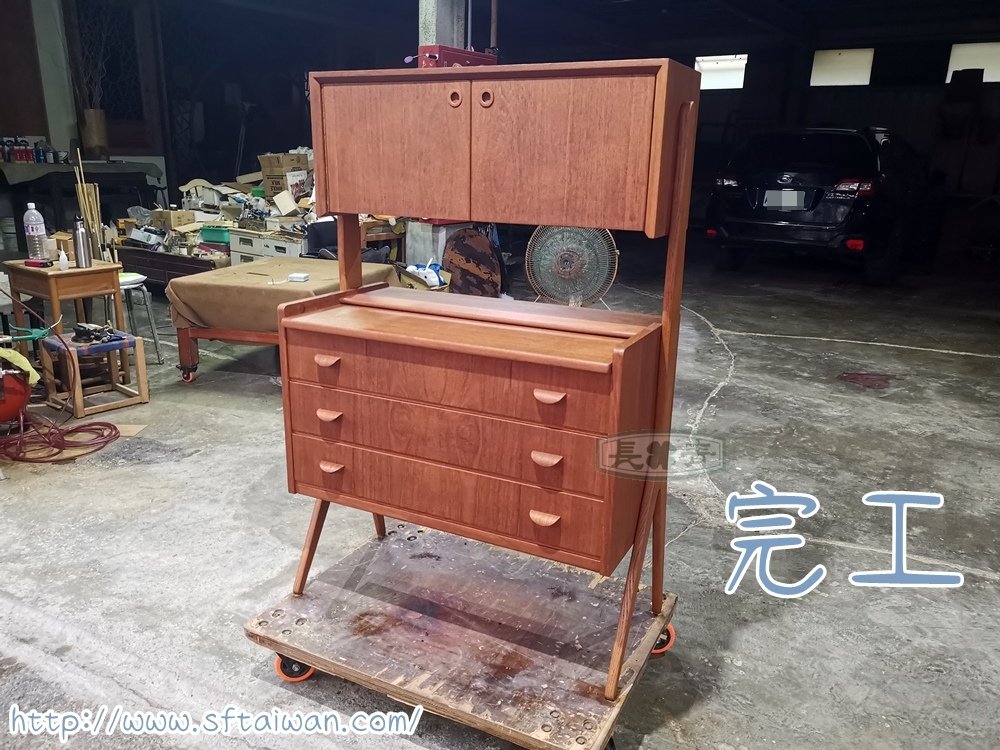 丹麥多功能綜合櫃整修-家具維修