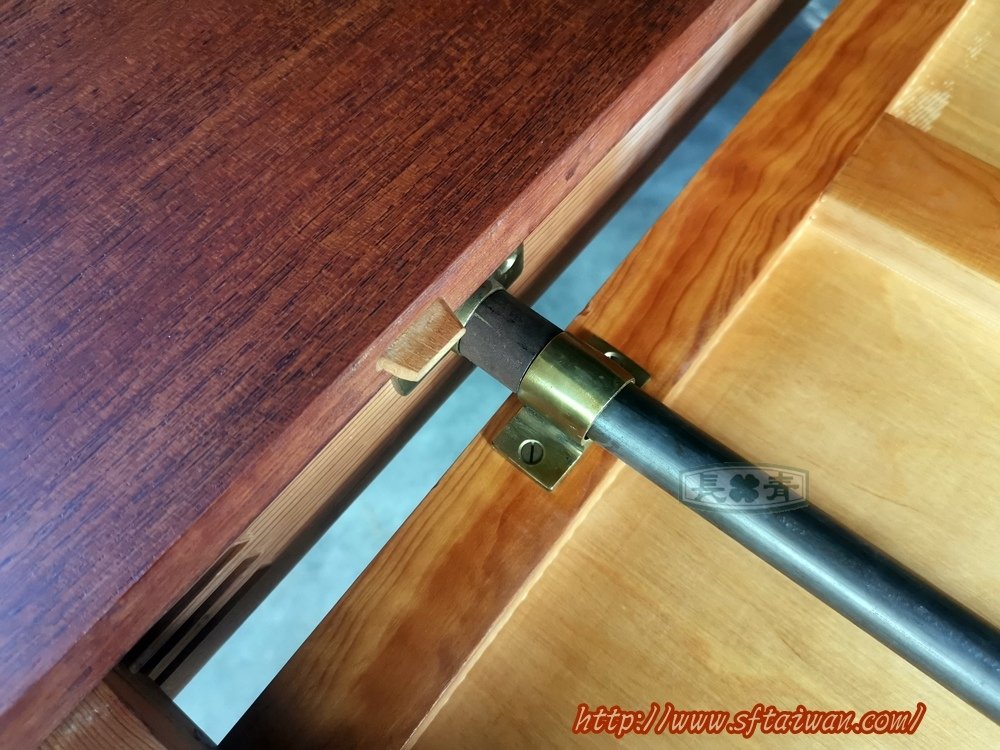 丹麥大型船型跳桌修復桌面染色