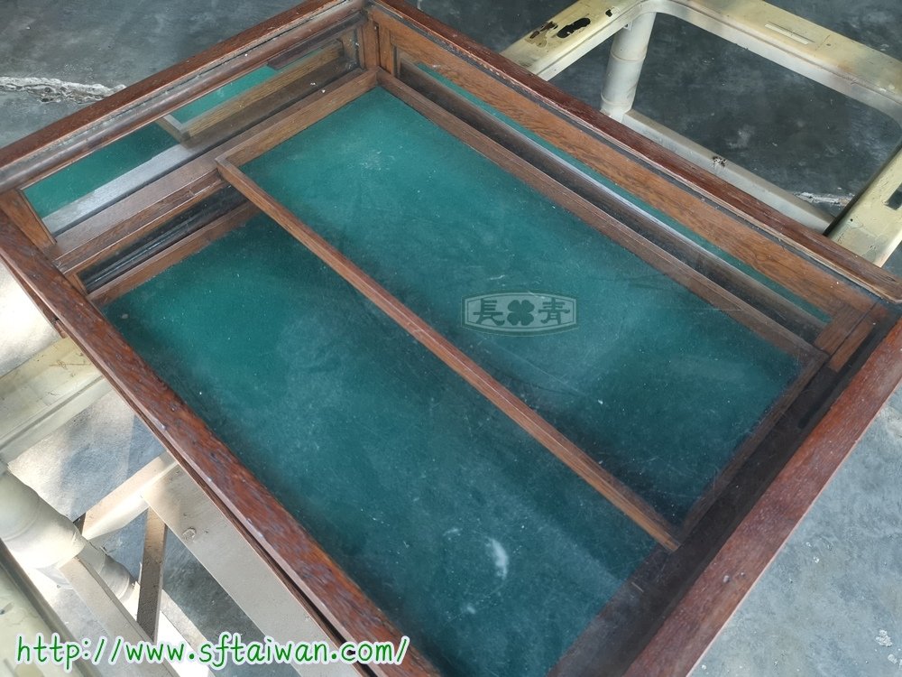 法國雙層展示櫃更換玻璃