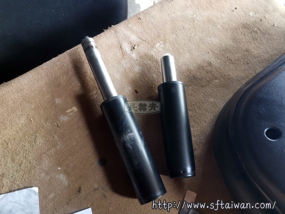 人體工學椅被更換錯誤氣壓棒改回