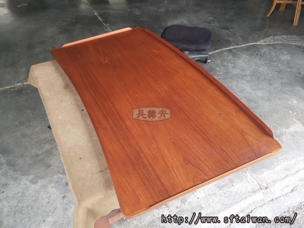 由Svend Aage Madsen設計丹麥老件書桌小整修