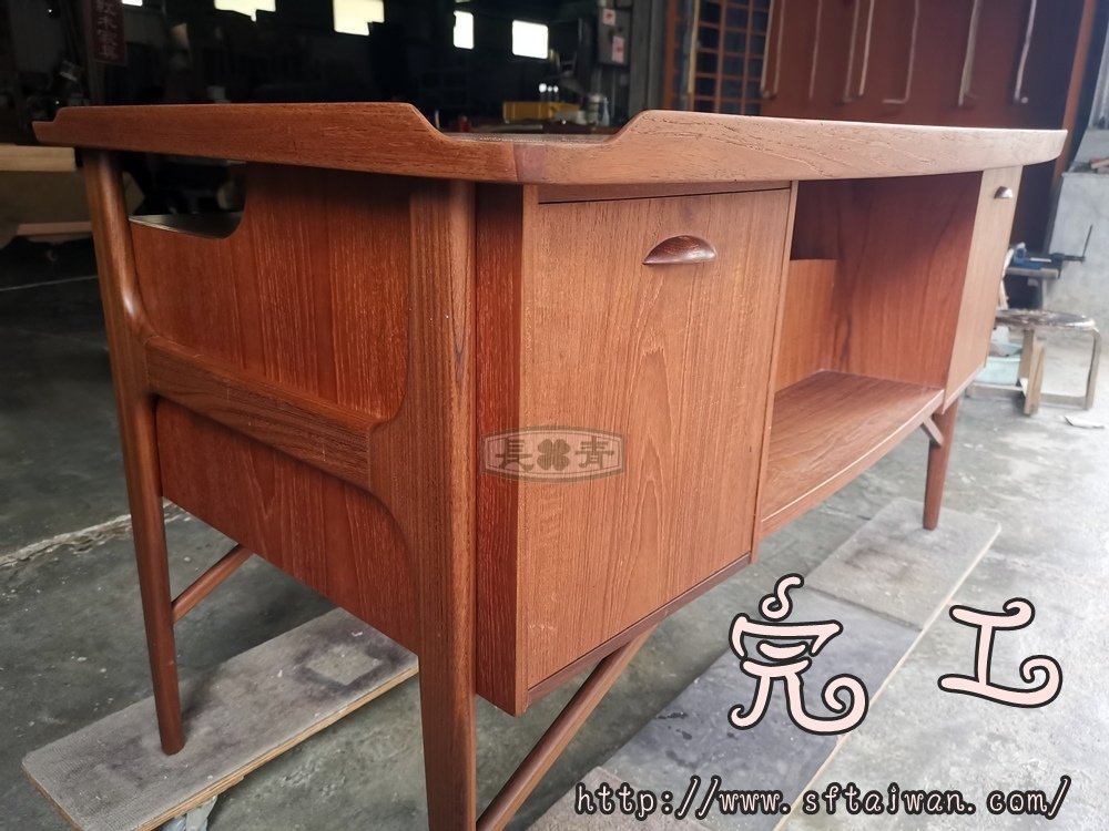 由Svend Aage Madsen設計丹麥老件書桌小整修
