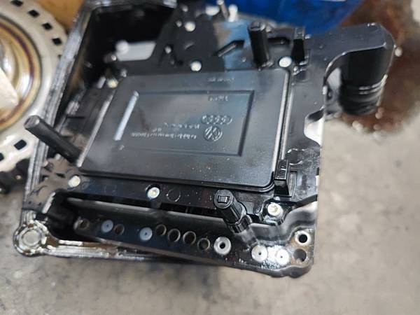 VW GOLF 02E DQ250 變速箱檢修