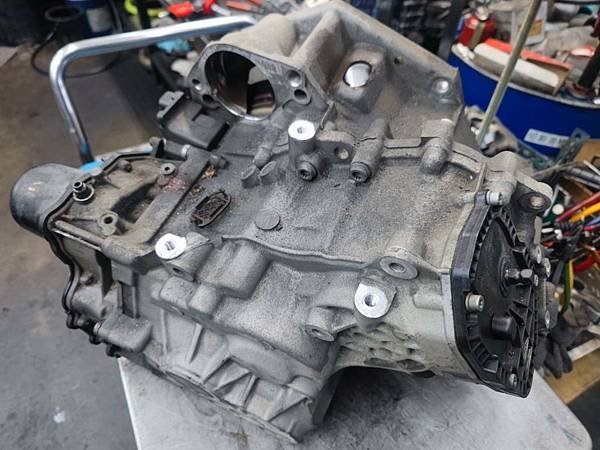 VW TOURAN 0AM DQ200 離合器更新校正