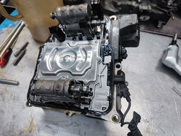 VW GOLF 0CW DQ200 閥體電腦檢修
