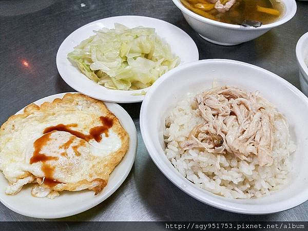 梁記嘉義雞肉飯 (2).jpg