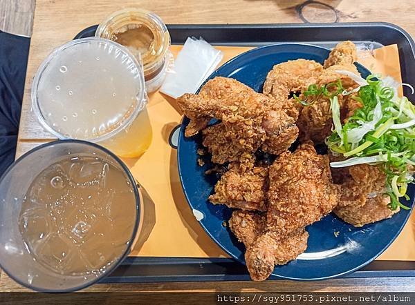 NeNe chicken (1).jpg