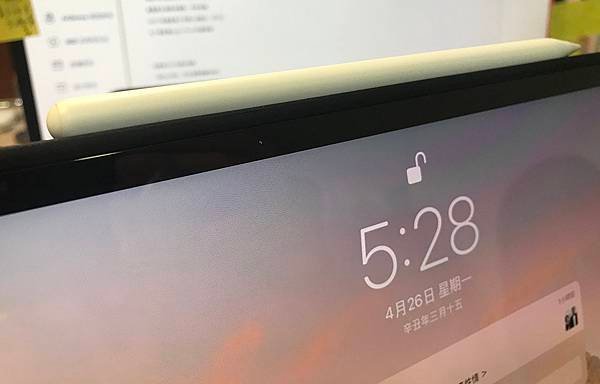 【開箱文~MOFT  Float iPad支架 保護套 保護