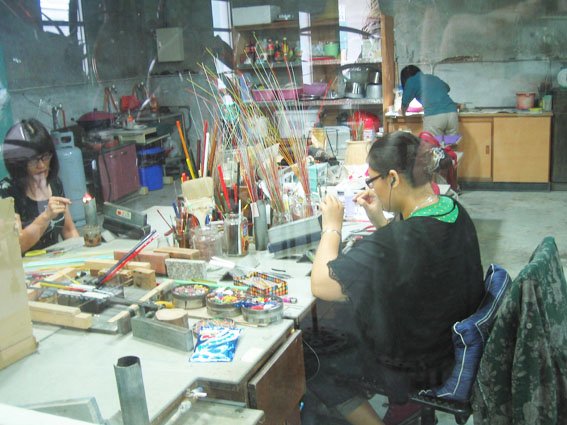 卡塔文化製作琉璃珠
