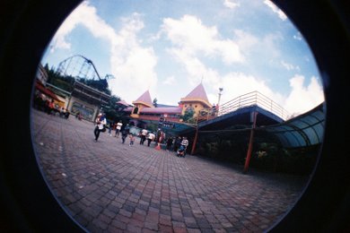 F1140024 Lomo Fisheye2 II X Fujifilm Superia X-TRA 400.JPG