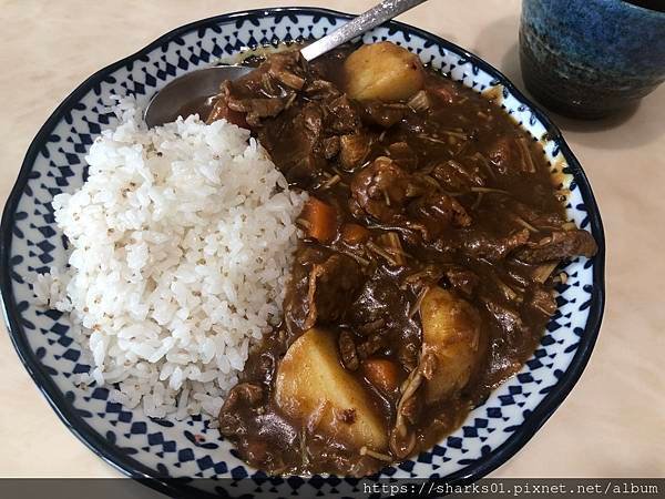 0419牛肉咖哩飯.JPG