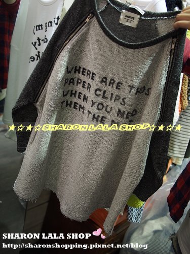 350.韓英字拉鍊配色T $880 藍 黑