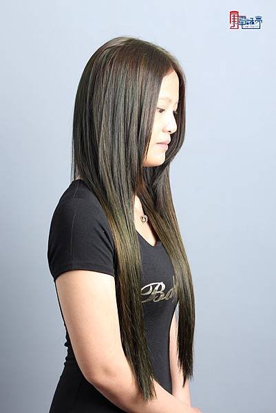 │無痕接髮X瑪雅綠│60公分24吋60片│電話亭美髮沙龍咖啡│台中染髮推薦│台中接髮推薦│台中剪髮推薦│台中燙髮推薦│台中編髮造型推薦│台中設計師推薦│髮型流行趨勢推薦│台中市西屯區太原路一段35號│