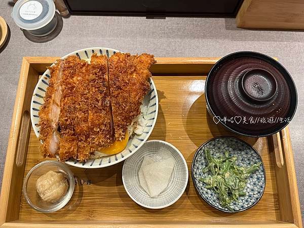 【美食。北市大同】鄰近捷運中山站x高人氣銷魂厚切酥脆豬排-K