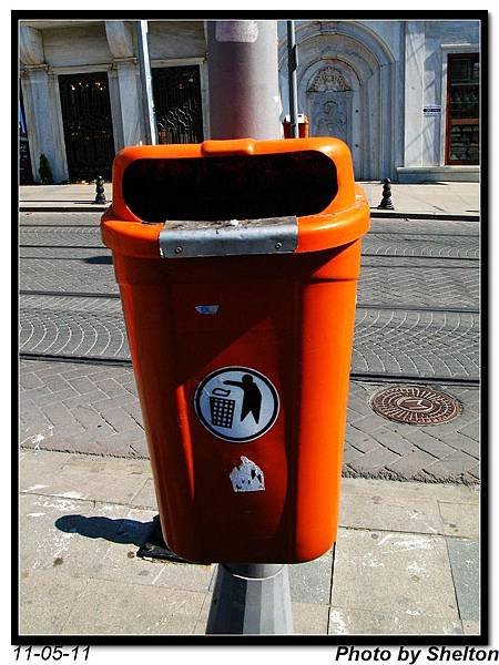 Istanbul Garbage Can