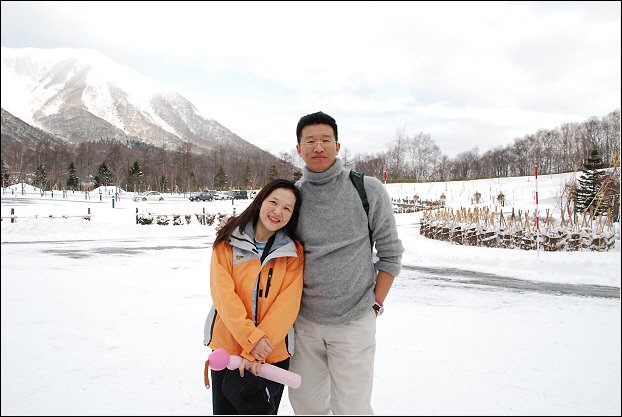 snow-with-wife.jpg