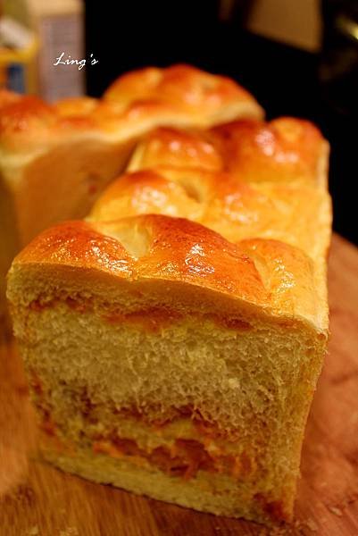 pumpkin filling bread 2.jpg