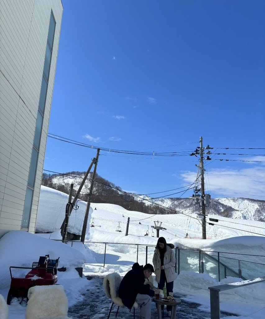 滑雪初體驗 越後湯澤 | 設備翻新的石打丸山滑雪場，即使不滑