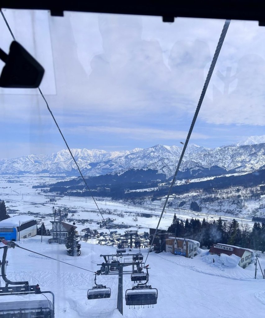 滑雪初體驗 越後湯澤 | 設備翻新的石打丸山滑雪場，即使不滑