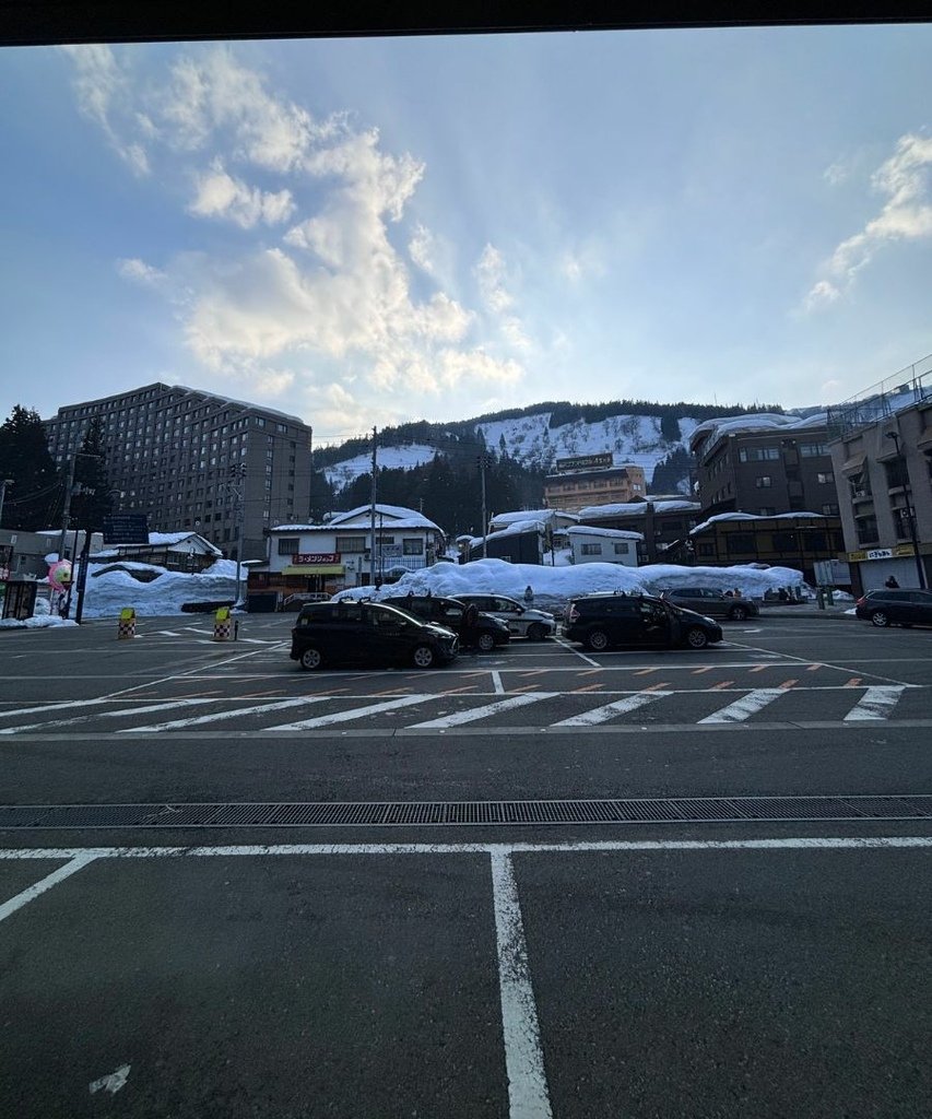 滑雪初體驗 越後湯澤 | 設備翻新的石打丸山滑雪場，即使不滑