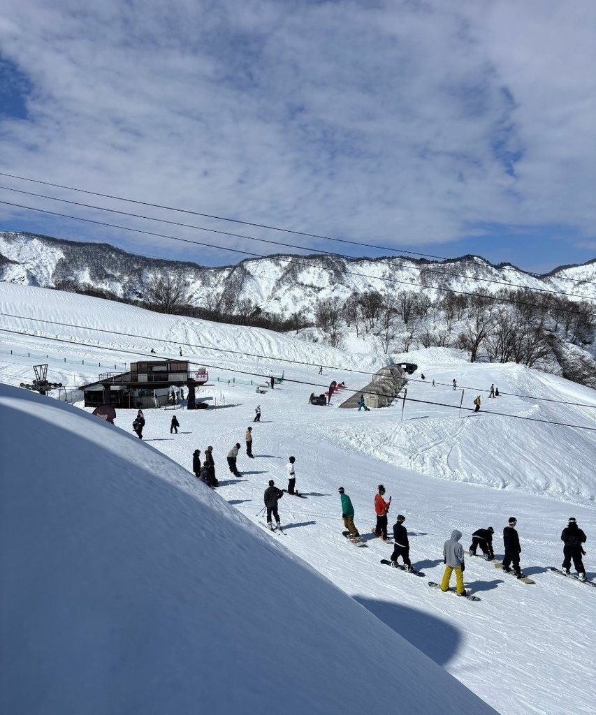 滑雪初體驗 越後湯澤 | 設備翻新的石打丸山滑雪場，即使不滑