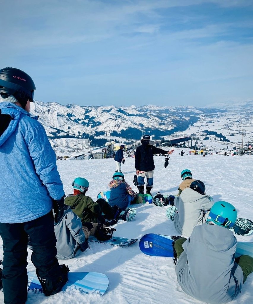 滑雪初體驗 越後湯澤 | 設備翻新的石打丸山滑雪場，即使不滑