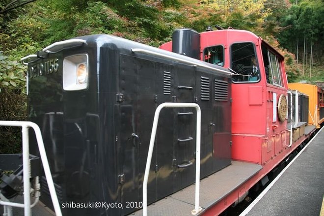 20101118_Kyoto-23_嵐山觀光小火車 嵐山站_1.JPG