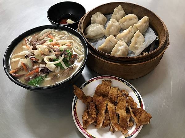 佳賓蒸餃館.jpg
