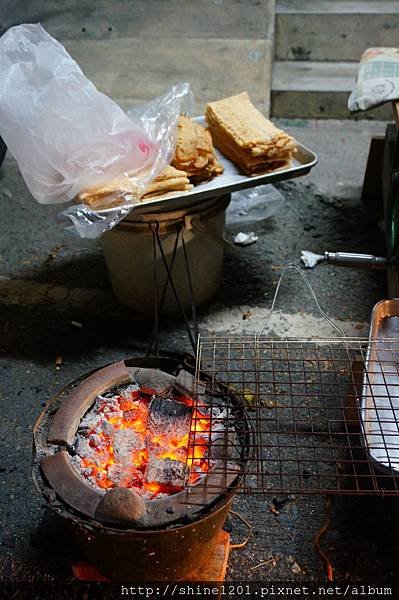 小琉球兩天一夜【戀戀海景離島旅遊】浮潛+BBQ+阿念達小酒吧+花瓶岩+蛤板灣 威尼斯海灘+潮間帶+爆漿黑糖包+魷魚伯母