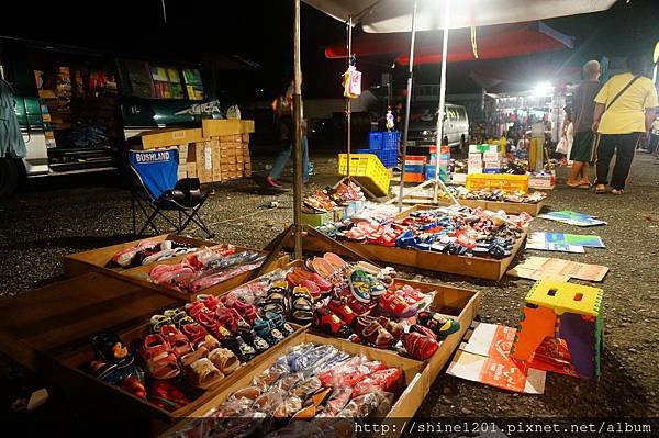 台東關山鎮夜市 (好吃的東山鴨頭、石板豬肉)