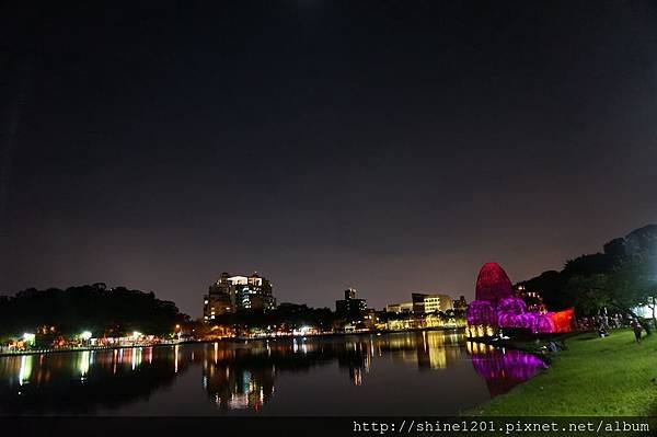 碧湖公園築屋  內湖夜景