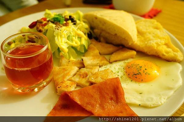  板橋早午餐 奈野咖啡 【NaiYe Brunch Cafe】