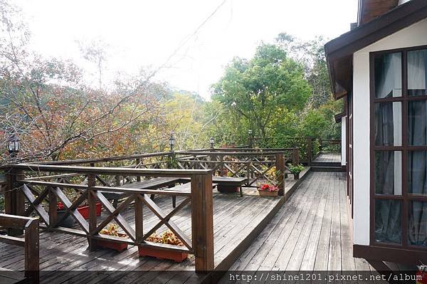 【苗栗溫泉下午茶】湖畔花時間溫泉會館 大湖景觀溫泉下午茶推薦