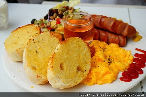 古亭一日遊 捷運美食景點.巴和奈野 illy Café Brunch甜蜜分享.早午餐 文青人氣景點-紀州庵文學森林→懷舊景點-客家文化主題公園→踏青必去-古亭河濱公園